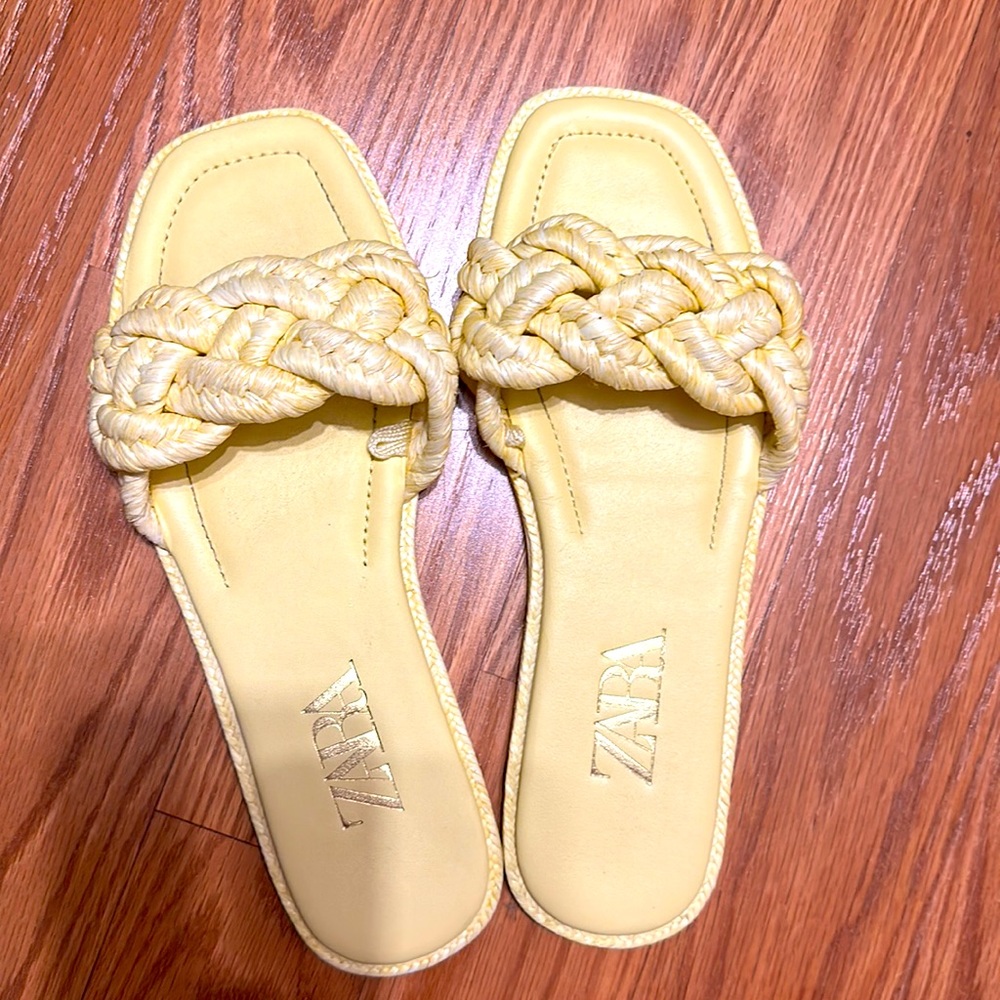 Zara flats